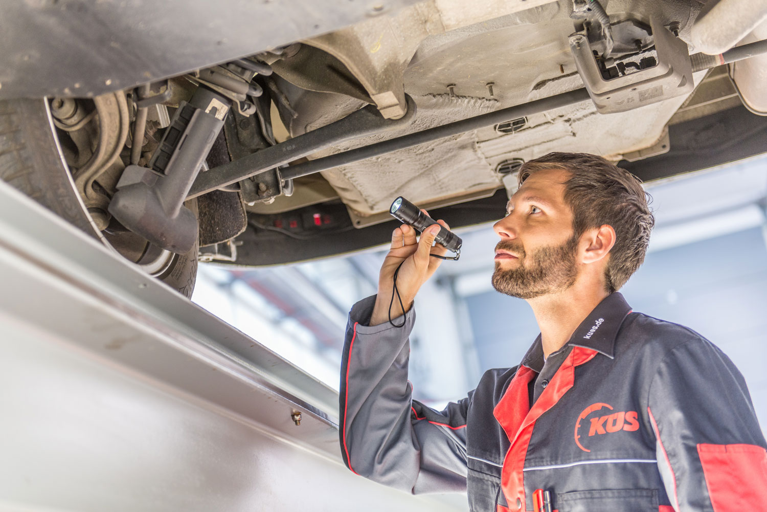 KÜS KFZ Prüfingenieur